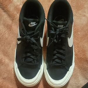 Nike Comfort Insole Sneakers